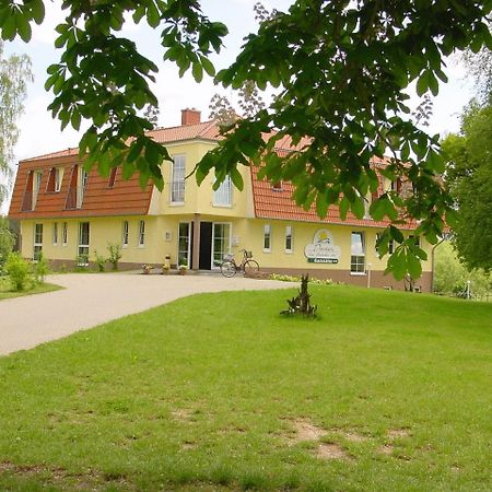 Landhotel Am Peetscher See Mirow Exterior foto