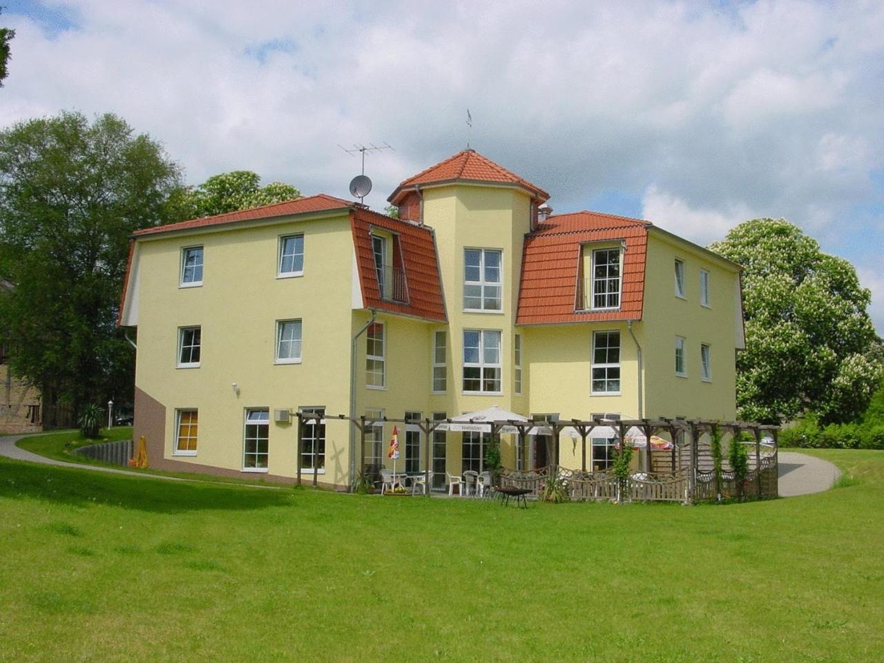 Landhotel Am Peetscher See Mirow Exterior foto